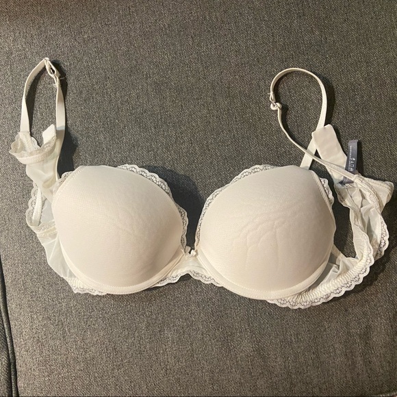 cute and lacy bra - Picture 1 of 1